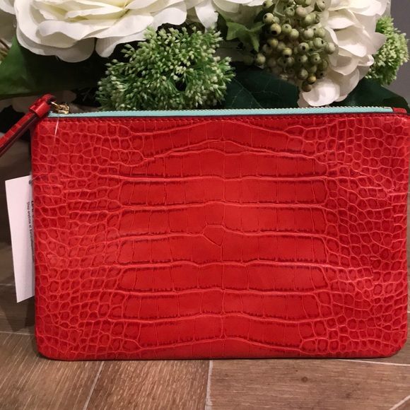 NWT Banana Republic medium vegan red leather pouch - Picture 2 of 5